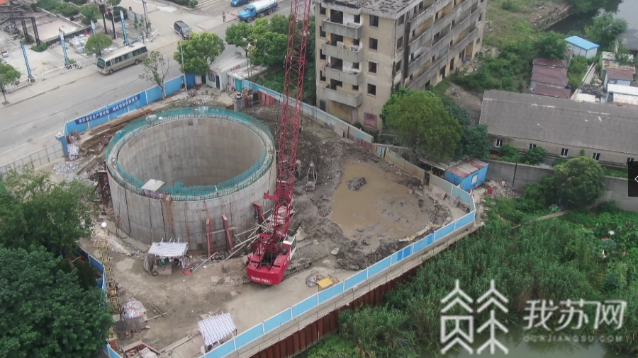 『』 住建、城管联合介入调查|解忧帮 追踪：镇江西津渡偷排泥浆工地被叫停