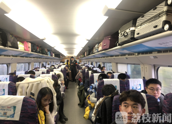 “有钱没钱 回家过年！”   春运首日西南方向长途客流已经启动