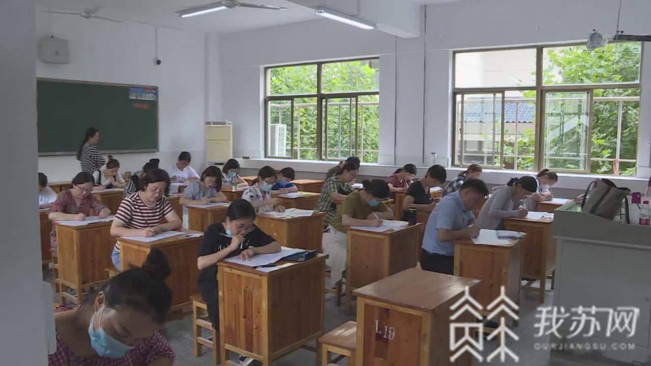 教师■徐州：3万名教师进行中小学教师业务能力测试