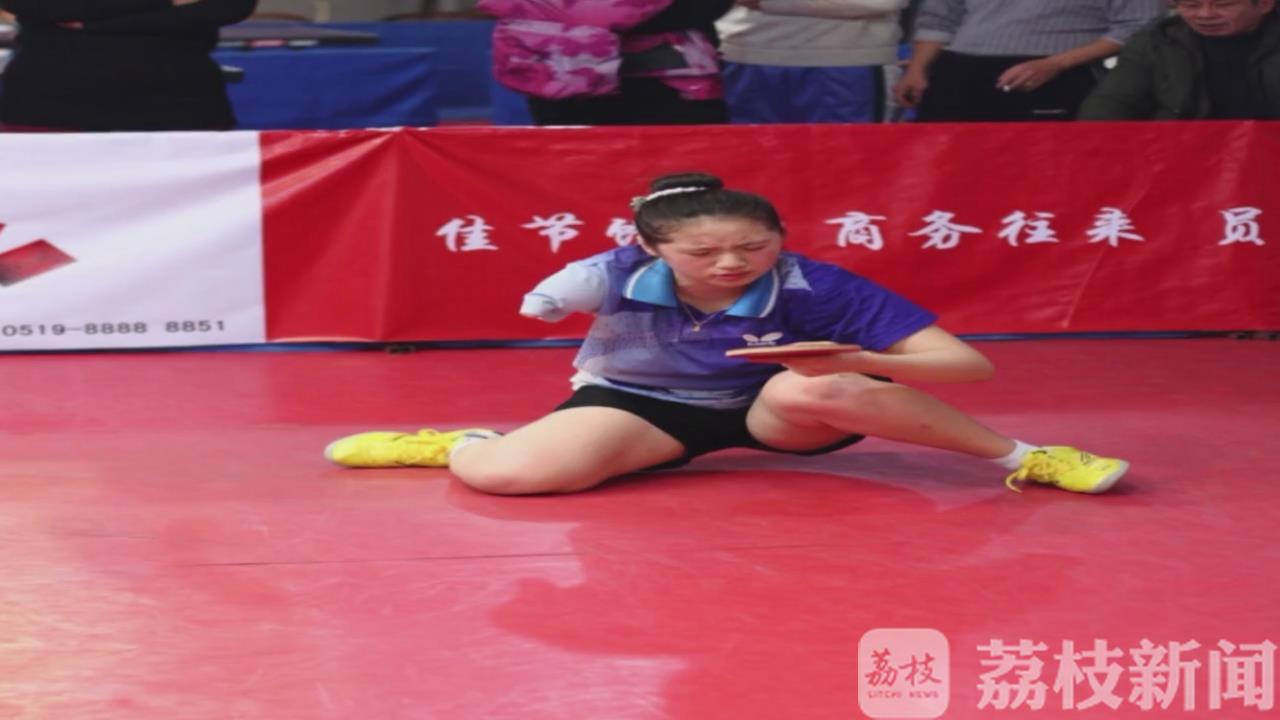 乒乓球■在乒乓球场上自强奋斗：独臂女孩的美丽人生