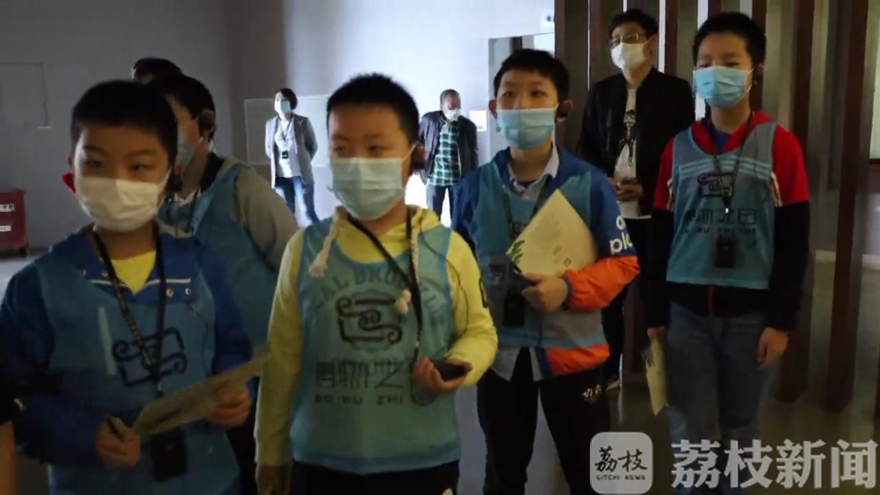 [医护人员]援鄂医护人员子女受邀走进文博场馆 扬州: