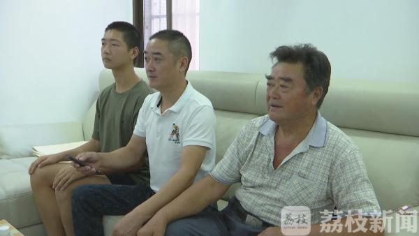 祖孙三代赴军营 保家卫国令人敬