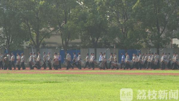 开展反恐防暴演练 筑牢校园安全堡垒