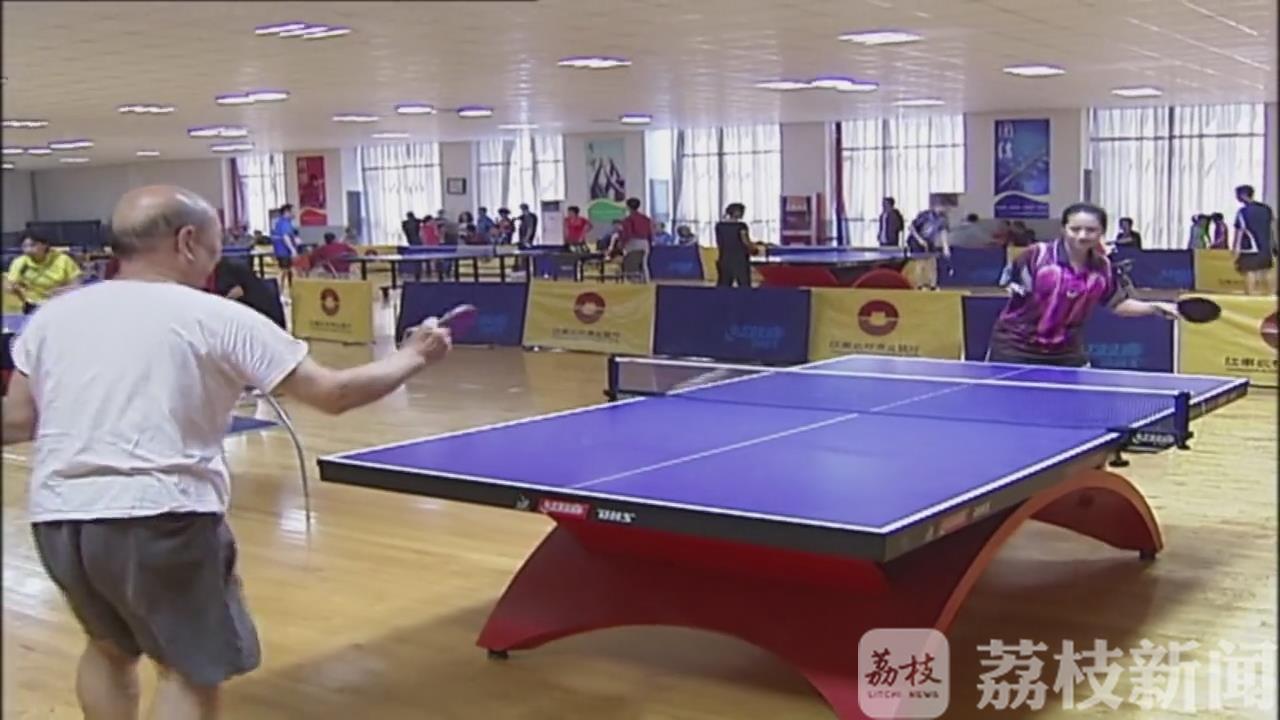 乒乓球■在乒乓球场上自强奋斗：独臂女孩的美丽人生