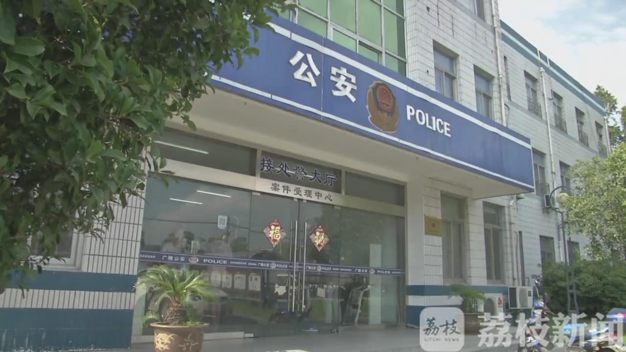 失控：因患精神疾病 男子情绪失控砸坏八车