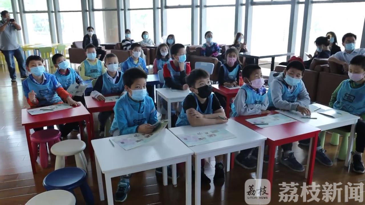 [医护人员]援鄂医护人员子女受邀走进文博场馆 扬州: