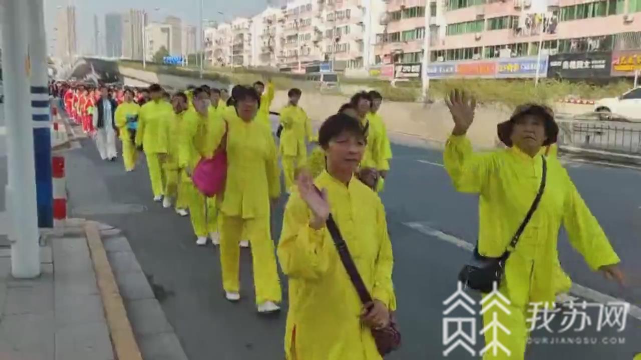 老年人:江苏省老年人体育节在南通闭幕 最美夕阳红