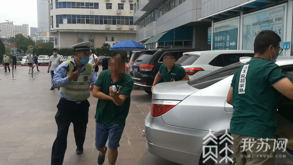 『救助』交警开辟绿色通道 手指被机器绞断