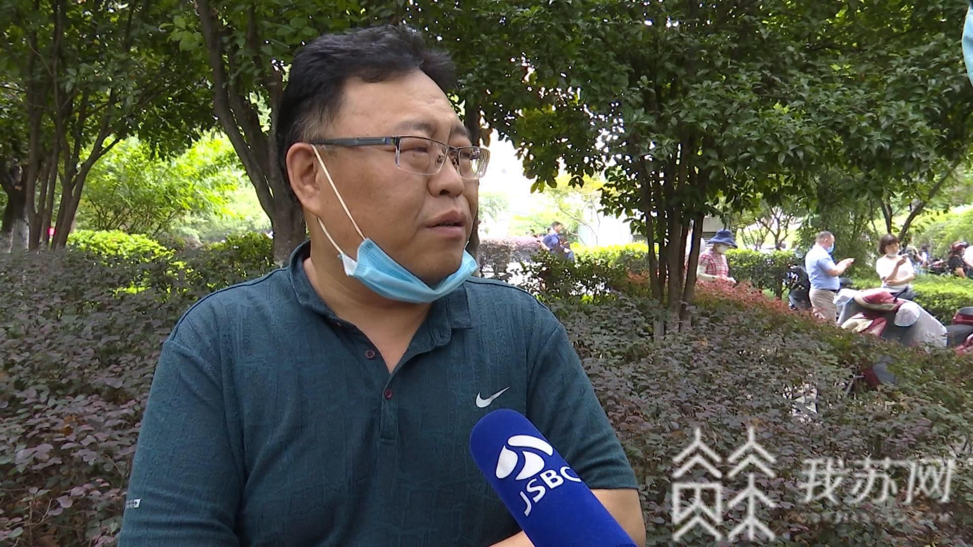 [高考]“花式”送考继续上演 高考第二天：英语科目开考