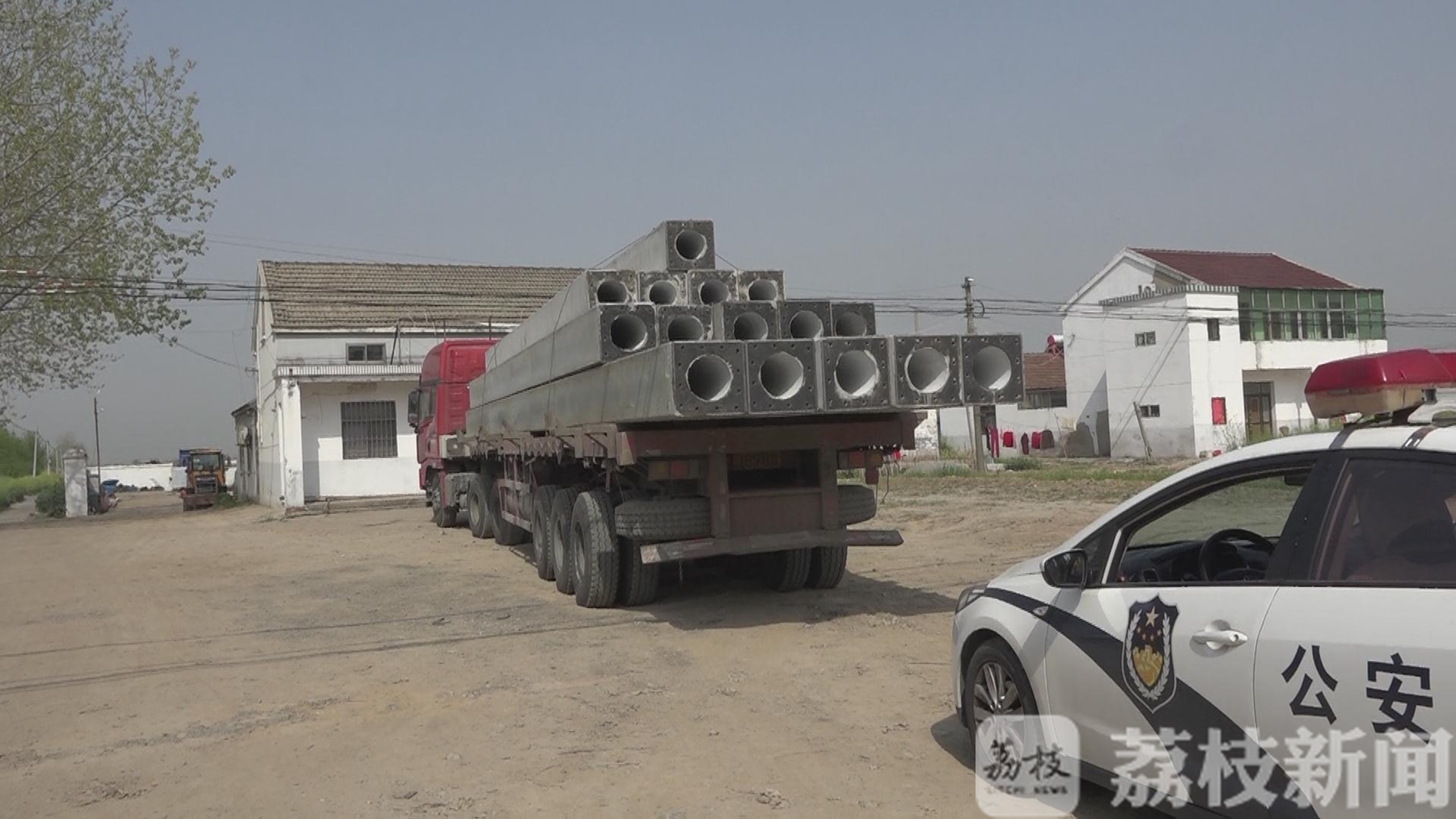 「超载」 一夜查获七辆“百吨王”射阳交警交管联手治超