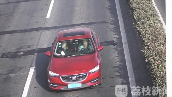 冒用身份应付检查  谁知道被冒用的身份也没驾照