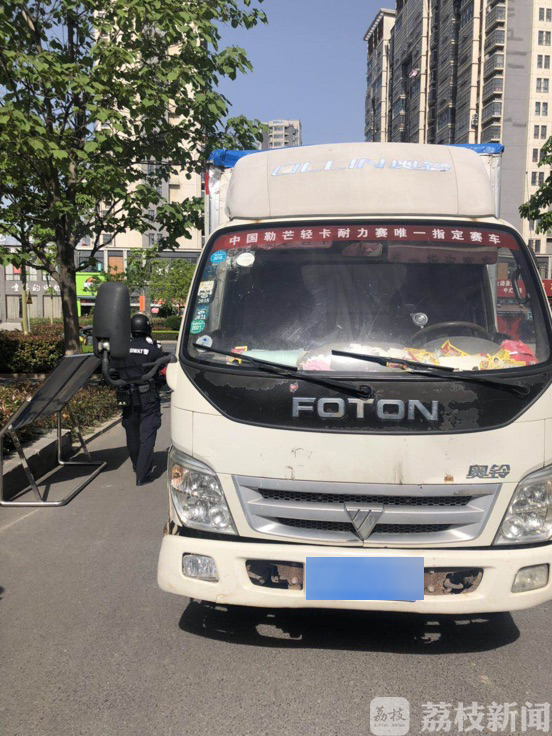 孩子：重伤孩子转危为安 铁骑开道！5分钟抵达医院