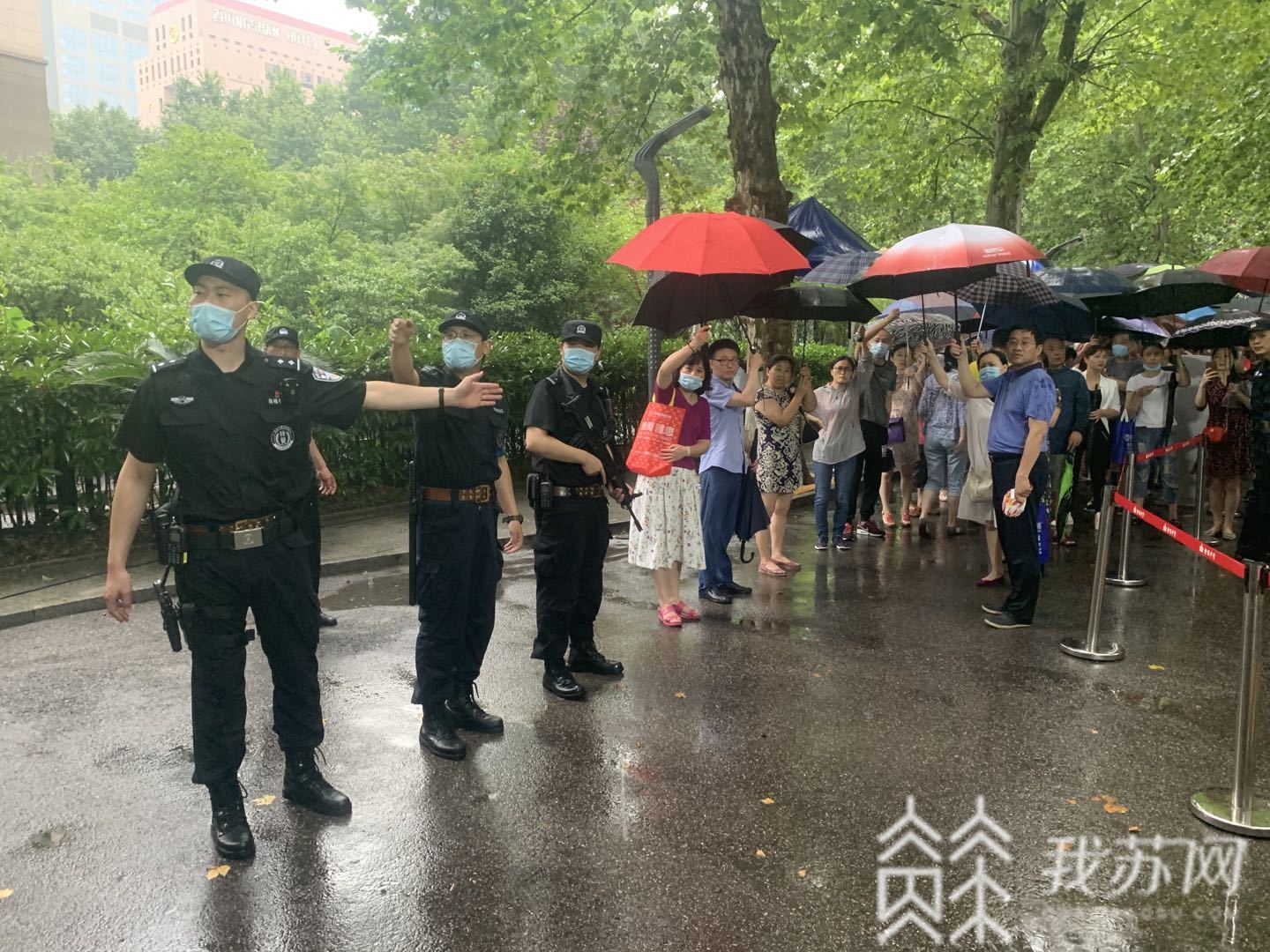 ■护航高考,南京警方既暖心又给力!