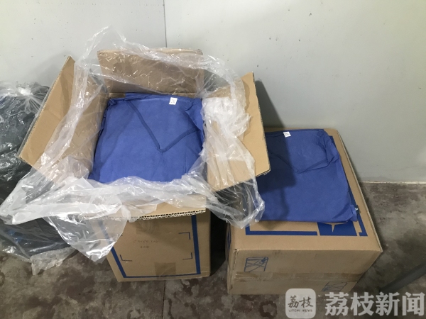 热心市民接连送来暖心礼物：警察蜀黍，你们辛苦了！（视频）