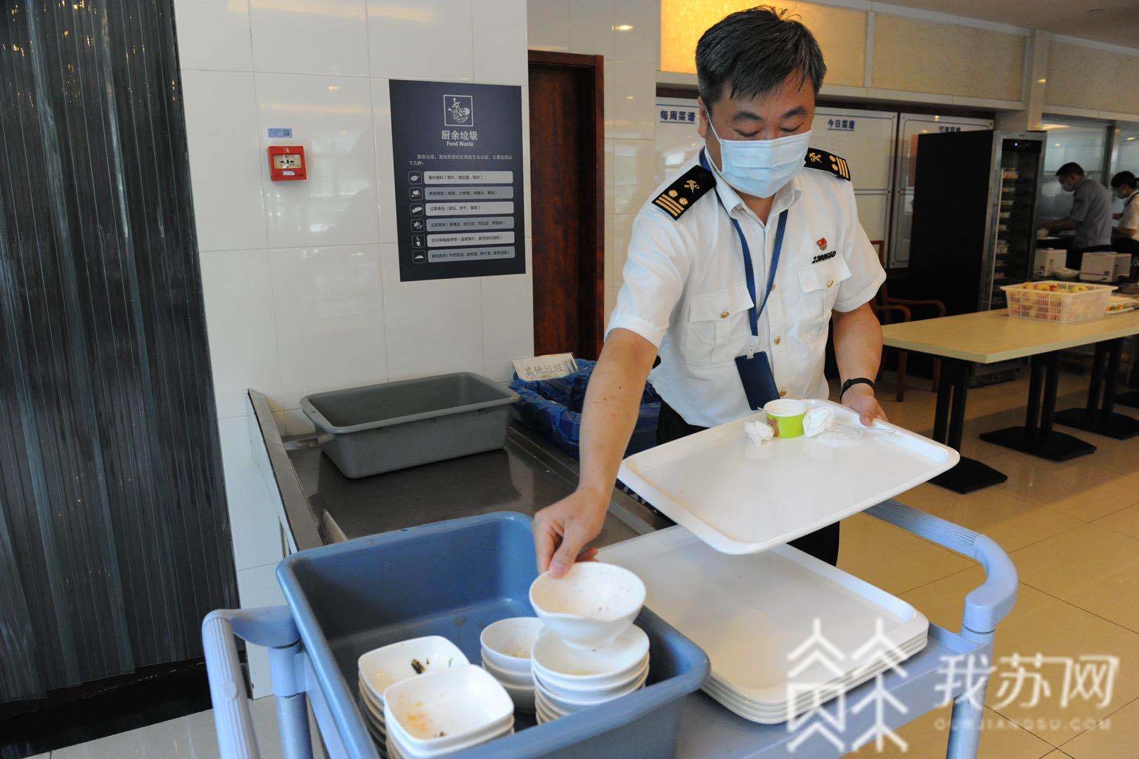 浪费■江苏省各地机关部门积极行动，杜绝“舌尖上的浪费”
