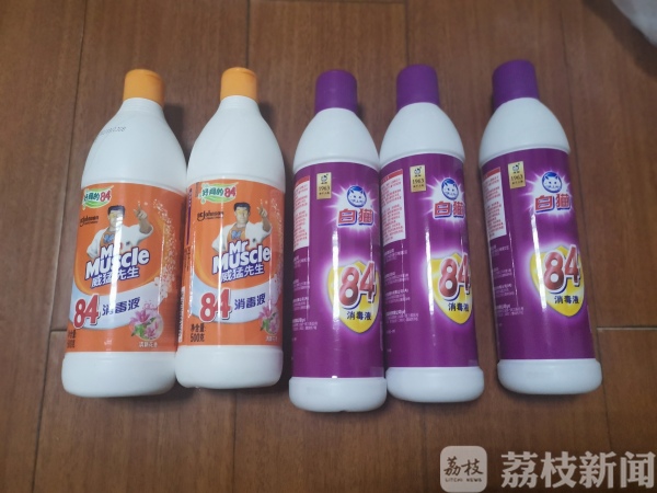 热心市民接连送来暖心礼物：警察蜀黍，你们辛苦了！（视频）