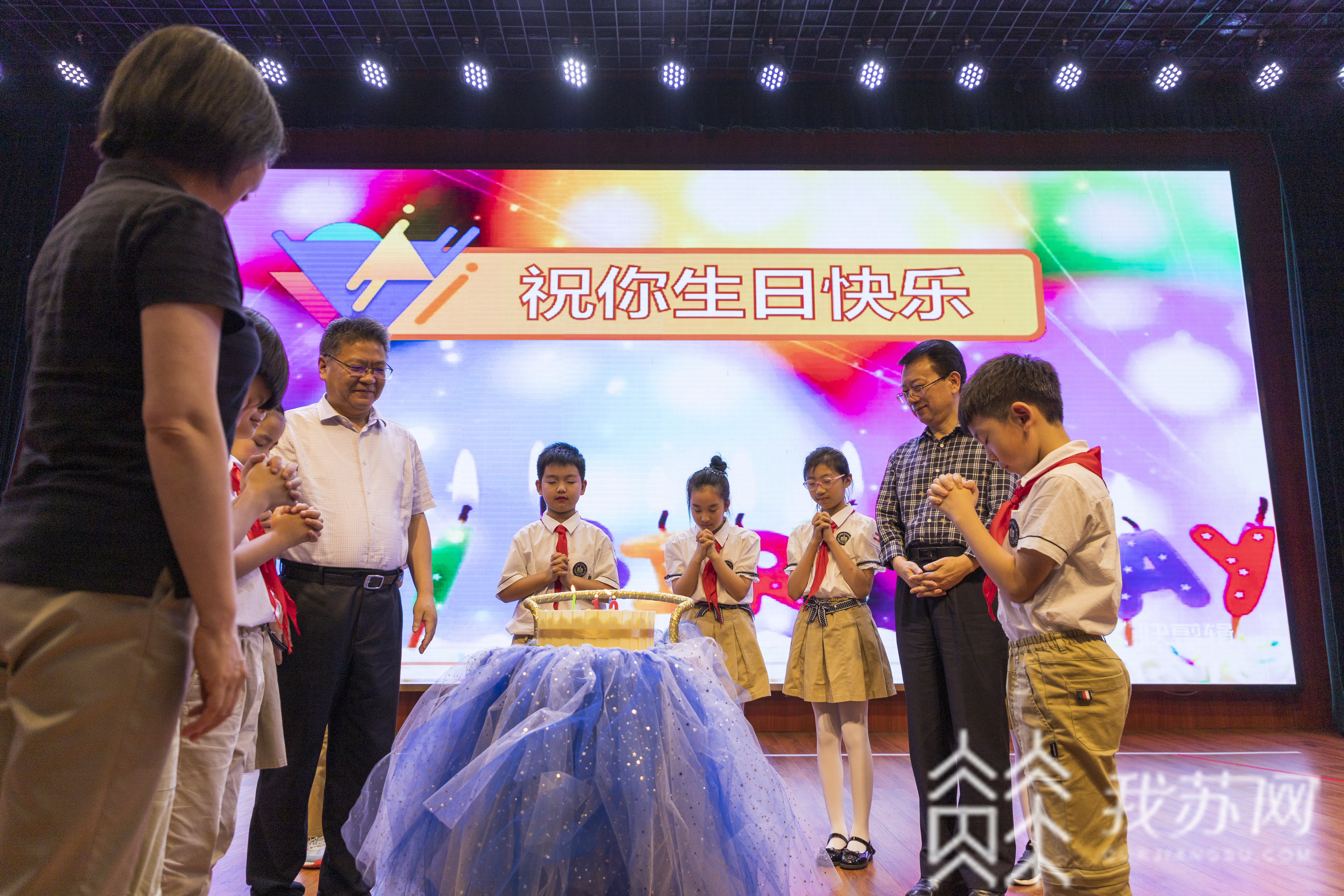 成长■十岁成长礼：和党一起过生日！我和家乡共成长！