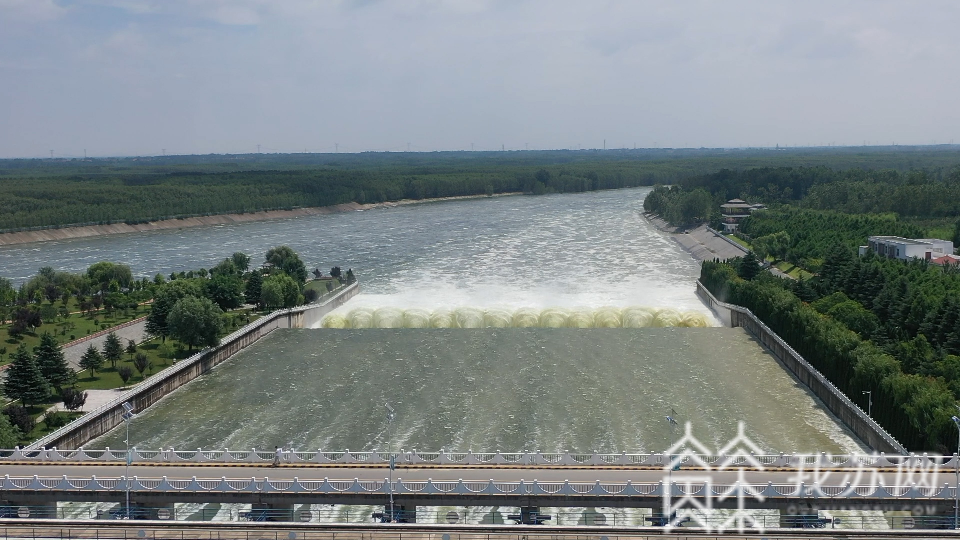 「洪水」“洪水走廊”连云港排洪总量达128亿立方米 今年6月份至今
