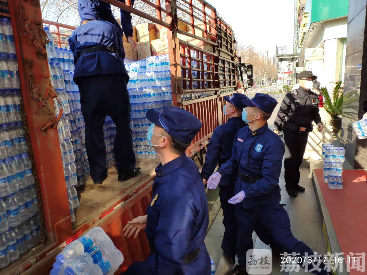 「物资」这批珍贵物资抵达江苏医疗队 武汉日志|海拔4000米、8天长途运输