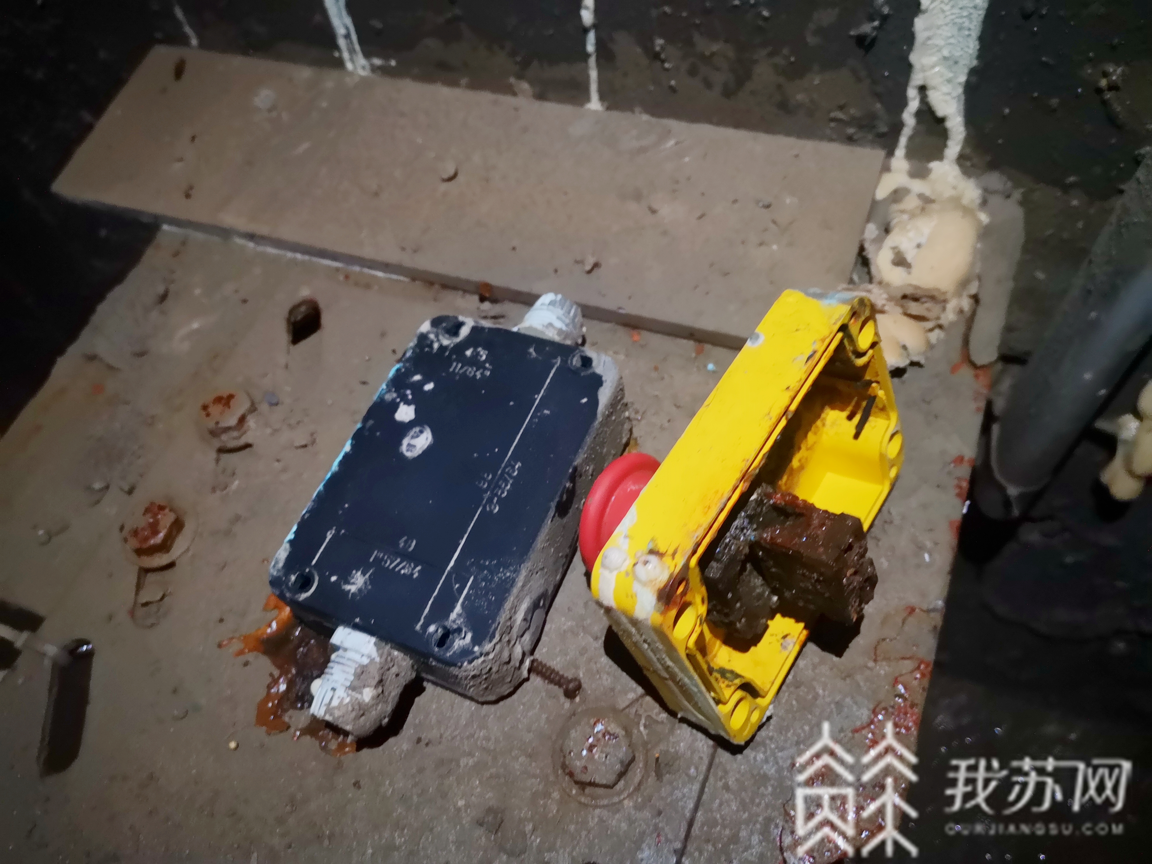 电梯@无锡一小区电梯故障频发 开发商被立案查处|解忧帮 困人又停运