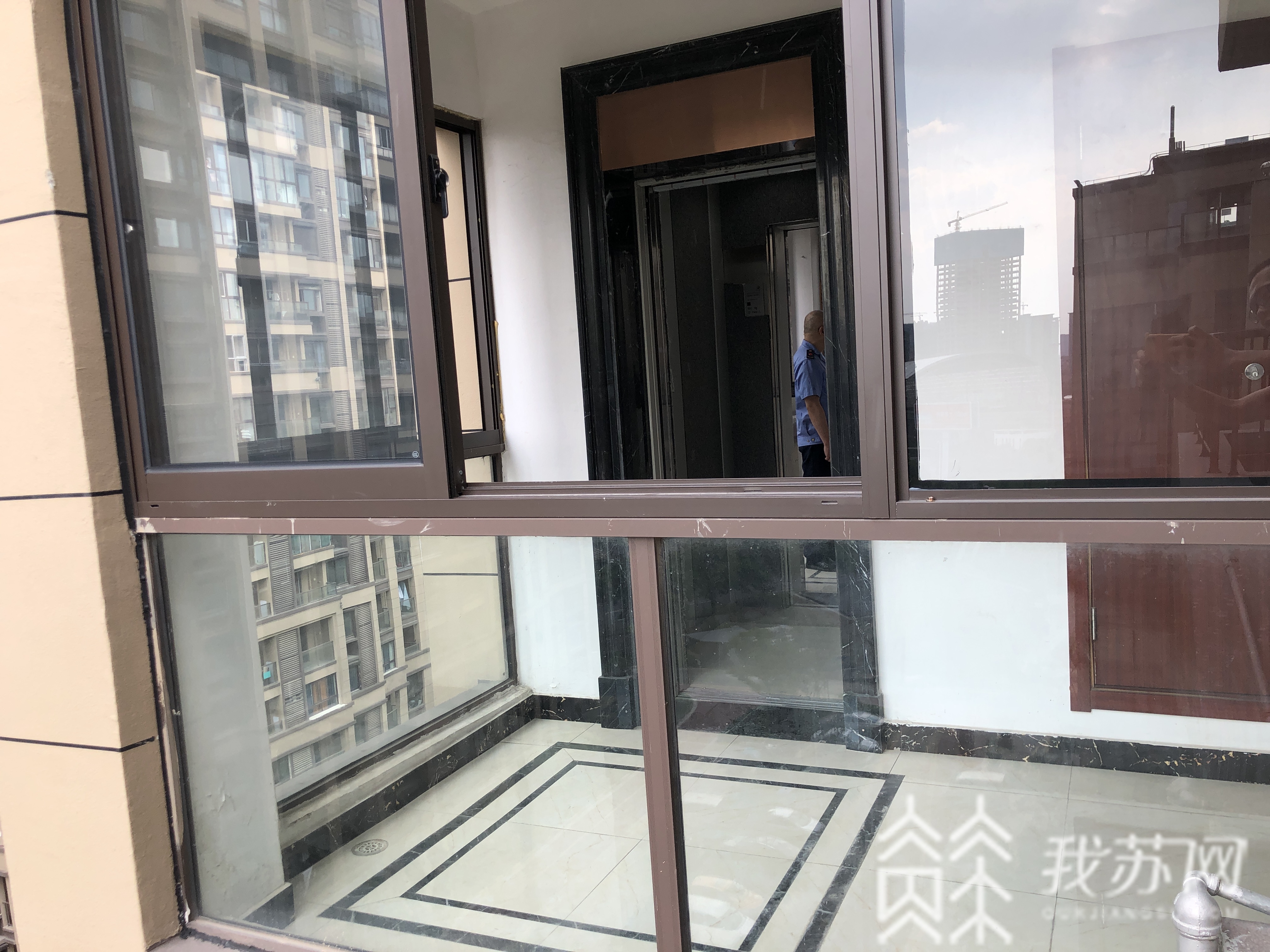 电梯@无锡一小区电梯故障频发 开发商被立案查处|解忧帮 困人又停运