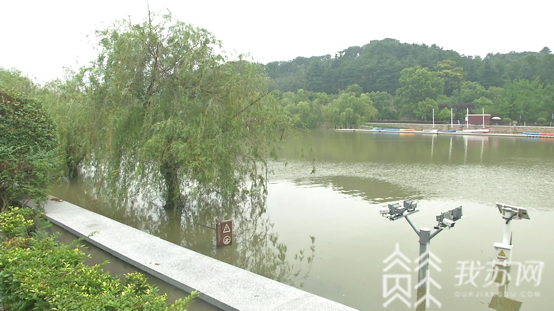 ：秦淮河沿岸步道“消失”了！ 南京水位又创新高