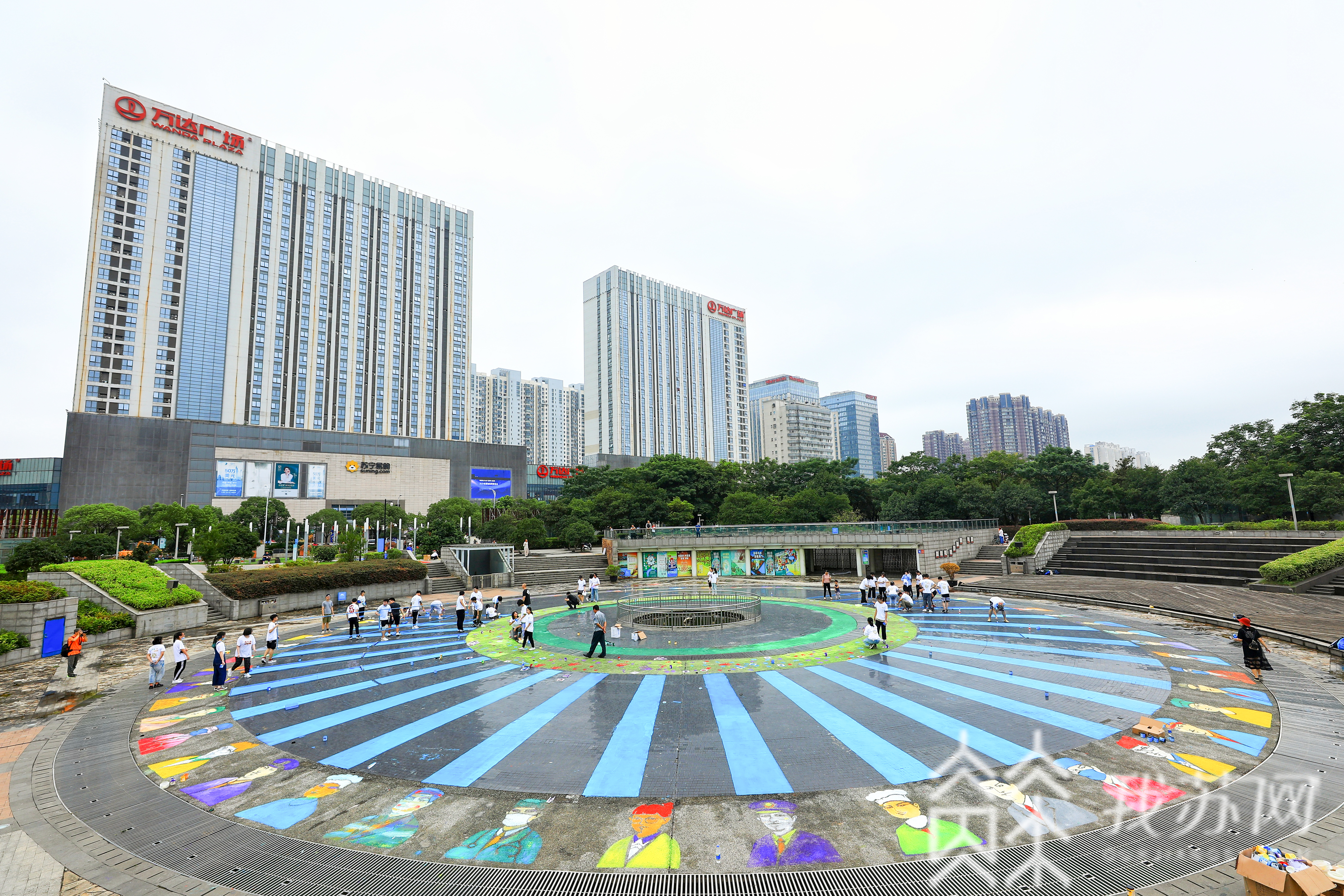 『广场』亲子协作在无锡大地上绘出文明最美的模样 全家出动