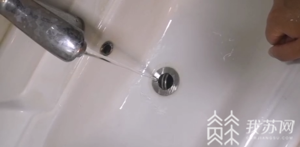 水压■洗热水澡、如厕成难题丨解忧帮 低水压“煎熬”南京一小区居民