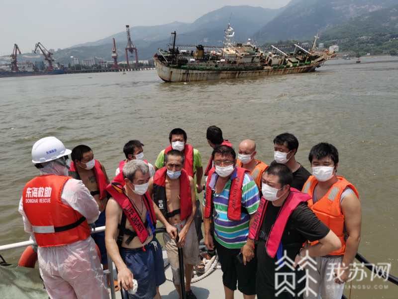 【救助】成功救助11名遇险船员 一艘远洋渔船闽江水域触礁搁浅