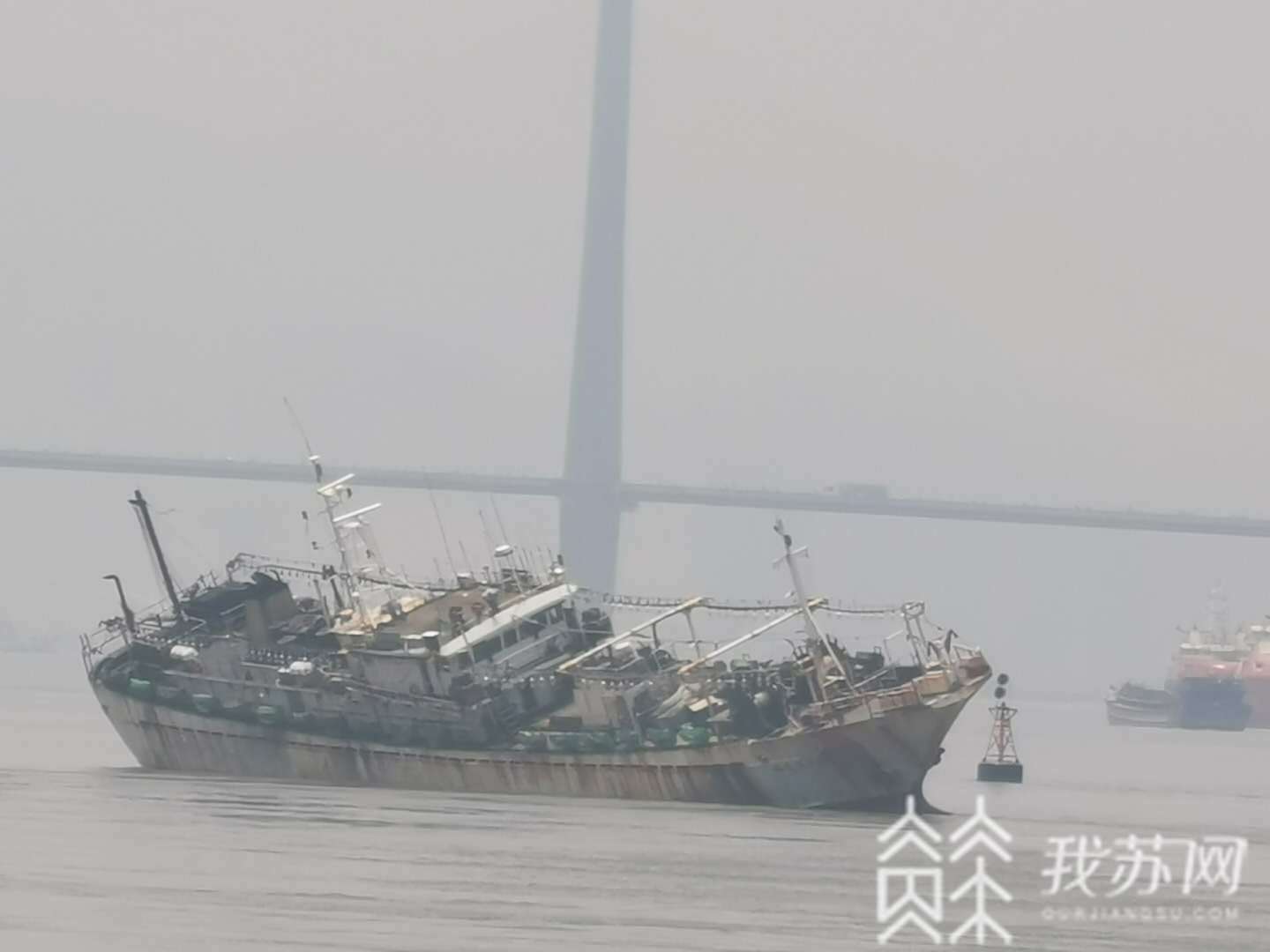 【救助】成功救助11名遇险船员 一艘远洋渔船闽江水域触礁搁浅
