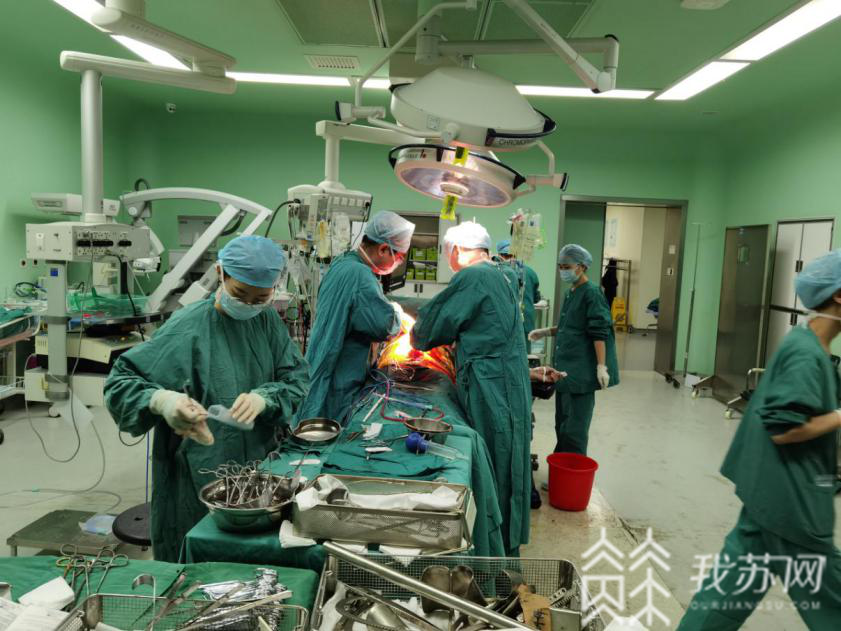 「动脉瘤」医生全力抢救后的双手却让人泪目...... 髂动脉瘤破裂命悬一线