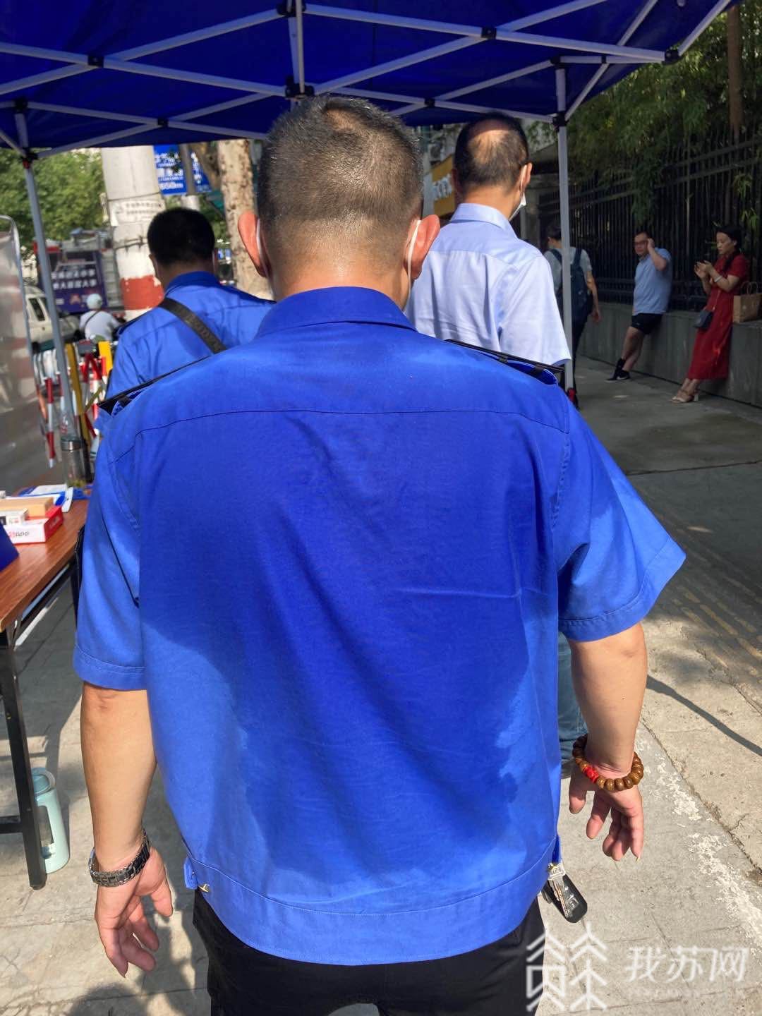 「」那些“花式”又暖心的高考出行方式 考生定了这样一辆“高考专车”