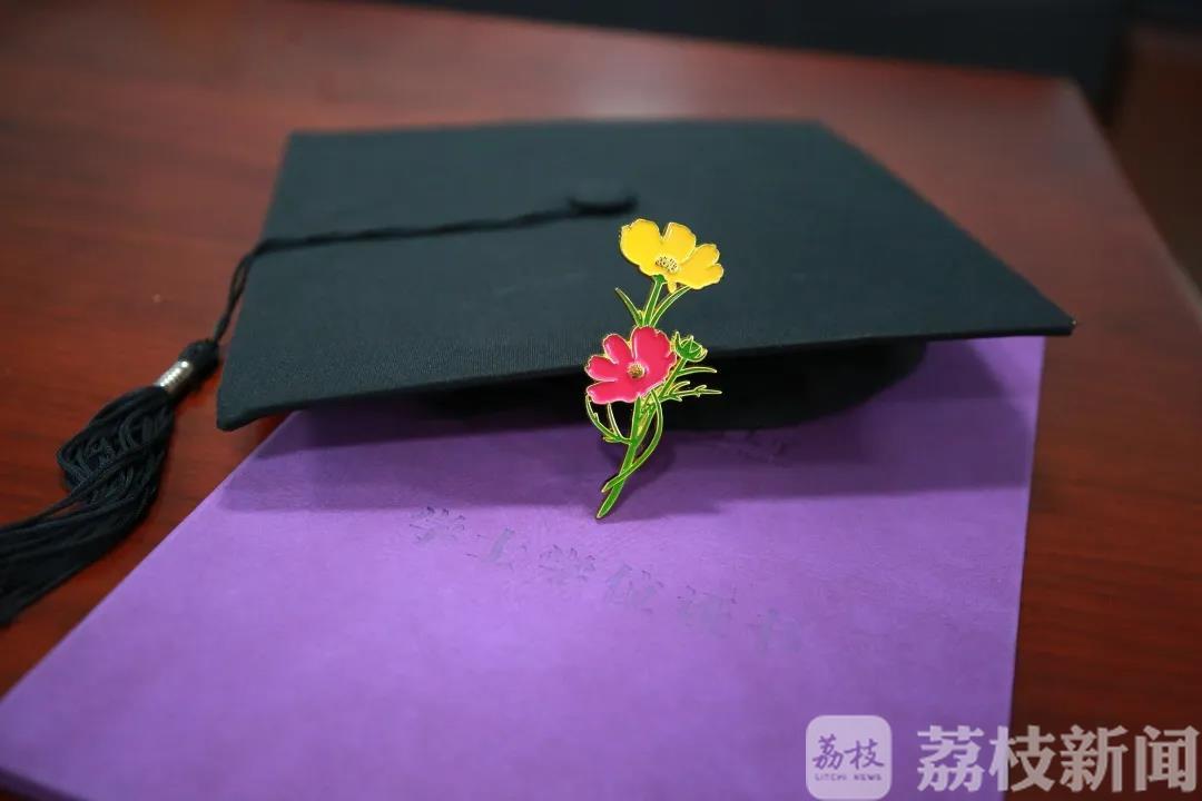 毕业生■盲盒、镜子、戒指……来看江苏高校送出的花式毕业礼物！