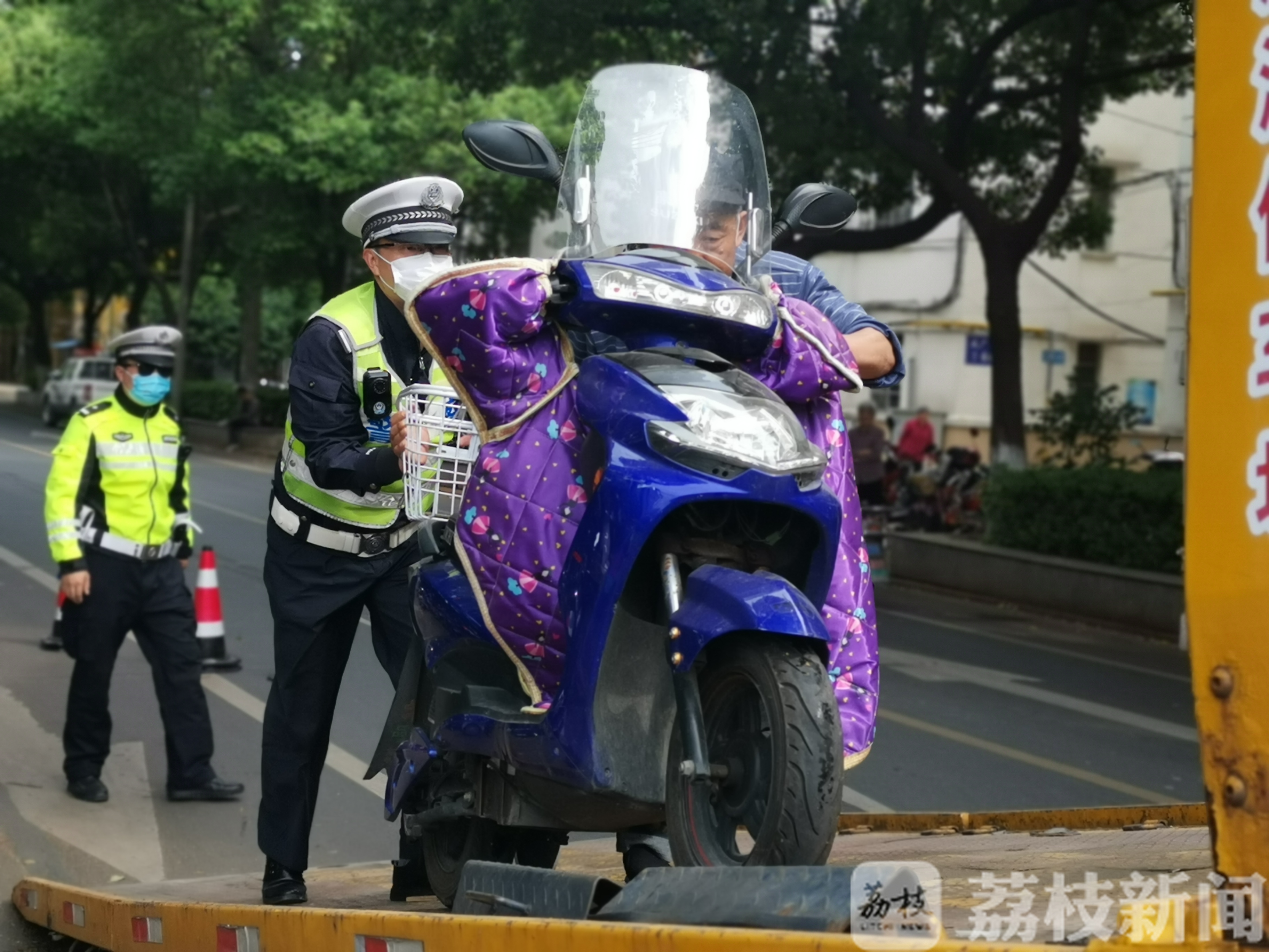 常州：常州经开区交警治理违停出新招 朋友圈集赞20个才能领回被扣车