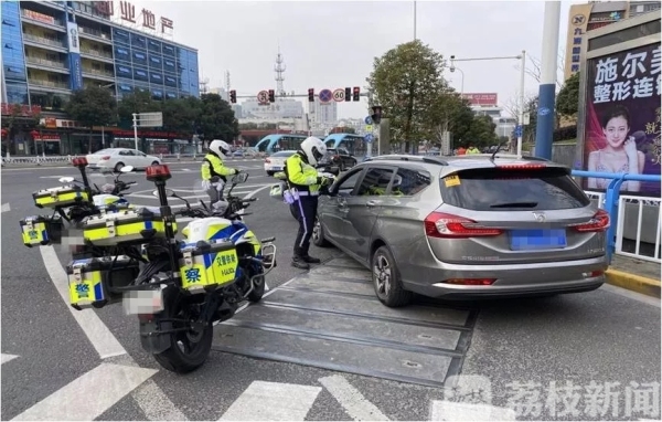 两手抓两手硬|常州交警助力企业复工复产跑出“加速度”