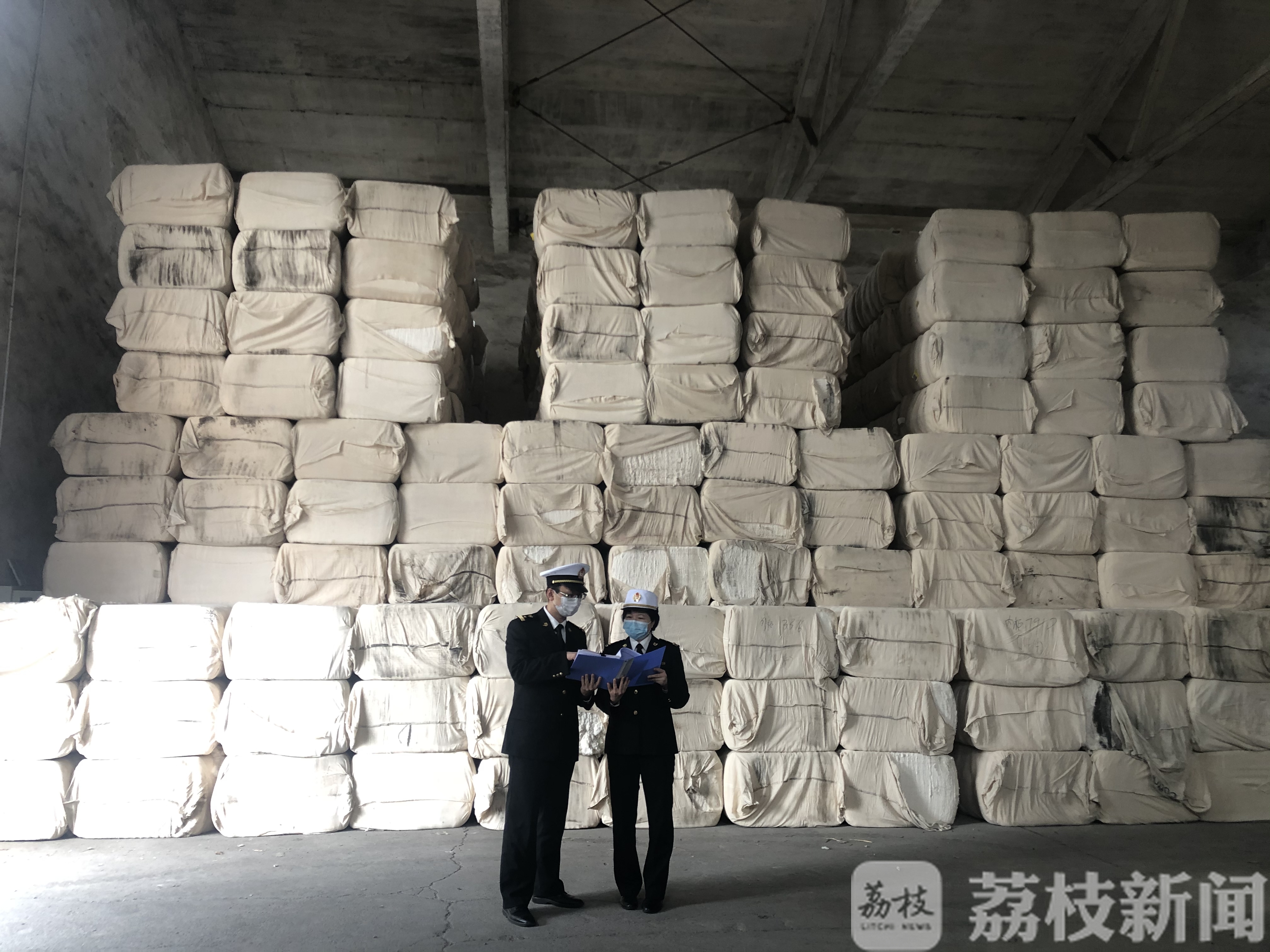 常州@常州海关验放棉花近两千吨 两手抓两手硬|助力纺织企业开出“春来第一花”
