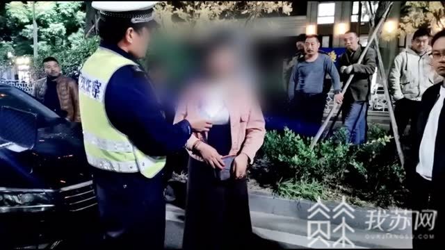 喝酒■惊呆！女子醉驾闯关还称“驾校师傅没说喝酒不能开车”