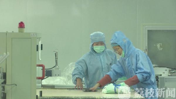 绝不涨价！南京唯一医用口罩生产企业：“抢”来两条生产线保供应