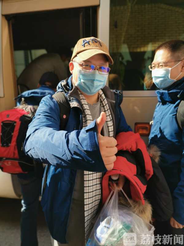 医生爸爸去武汉支援 儿子在南京为他做了顿爱心早饭