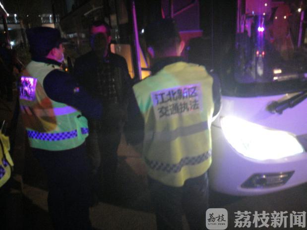 大客车■大客车挂“民工返岗专车”幌子违规经营被查处