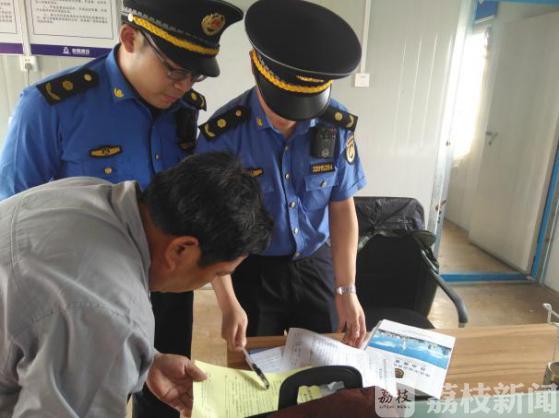 [垃圾]屡教不改专项执法动真格 工地垃圾分类“应付了事”