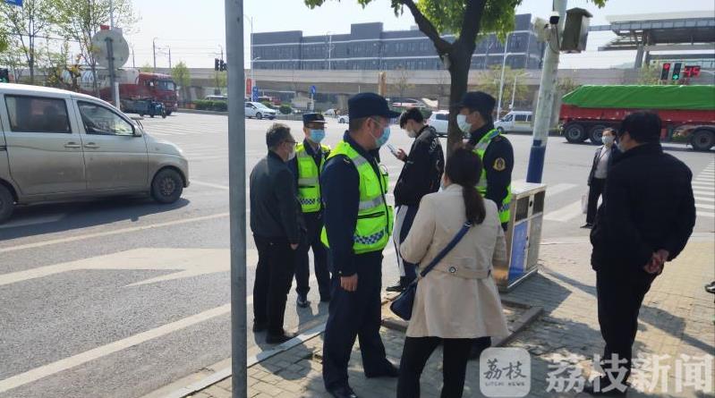 『营运』向非法营运说“不” 乘车安全无小事