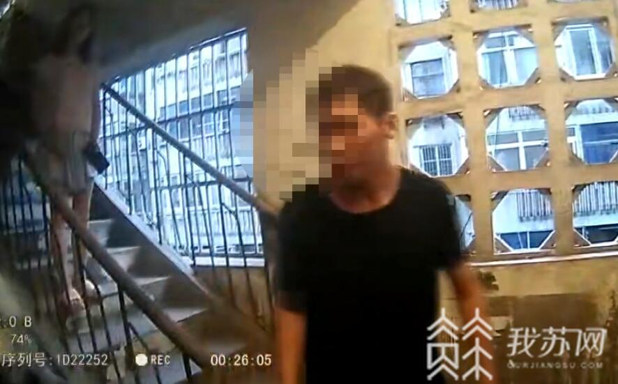 『』他多次爬楼入室威胁她 奇葩前男友!为求前女友复合