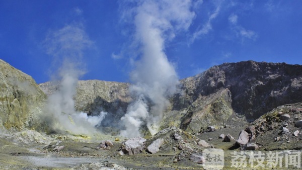 新西兰怀特岛火山喷发已致5人死亡 出境旅游安全再敲警钟