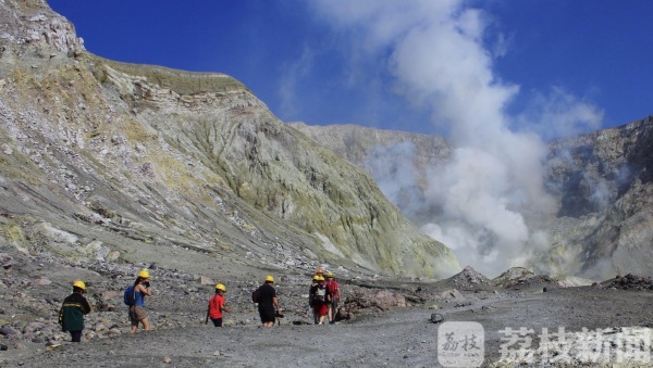 新西兰怀特岛火山喷发已致5人死亡 出境旅游安全再敲警钟