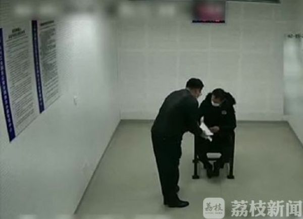 不想上班还想正常拿工资？他竟谎称女儿得新冠肺炎……