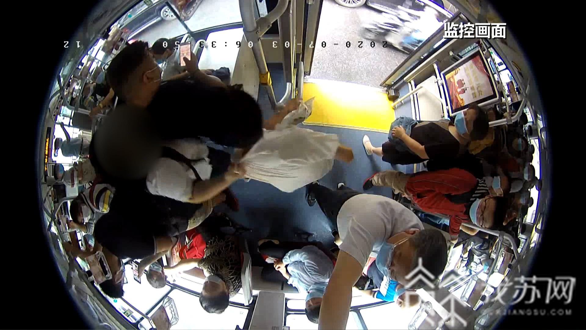 画面■画面极度舒适！高中女生霸气制服公交“咸猪手”