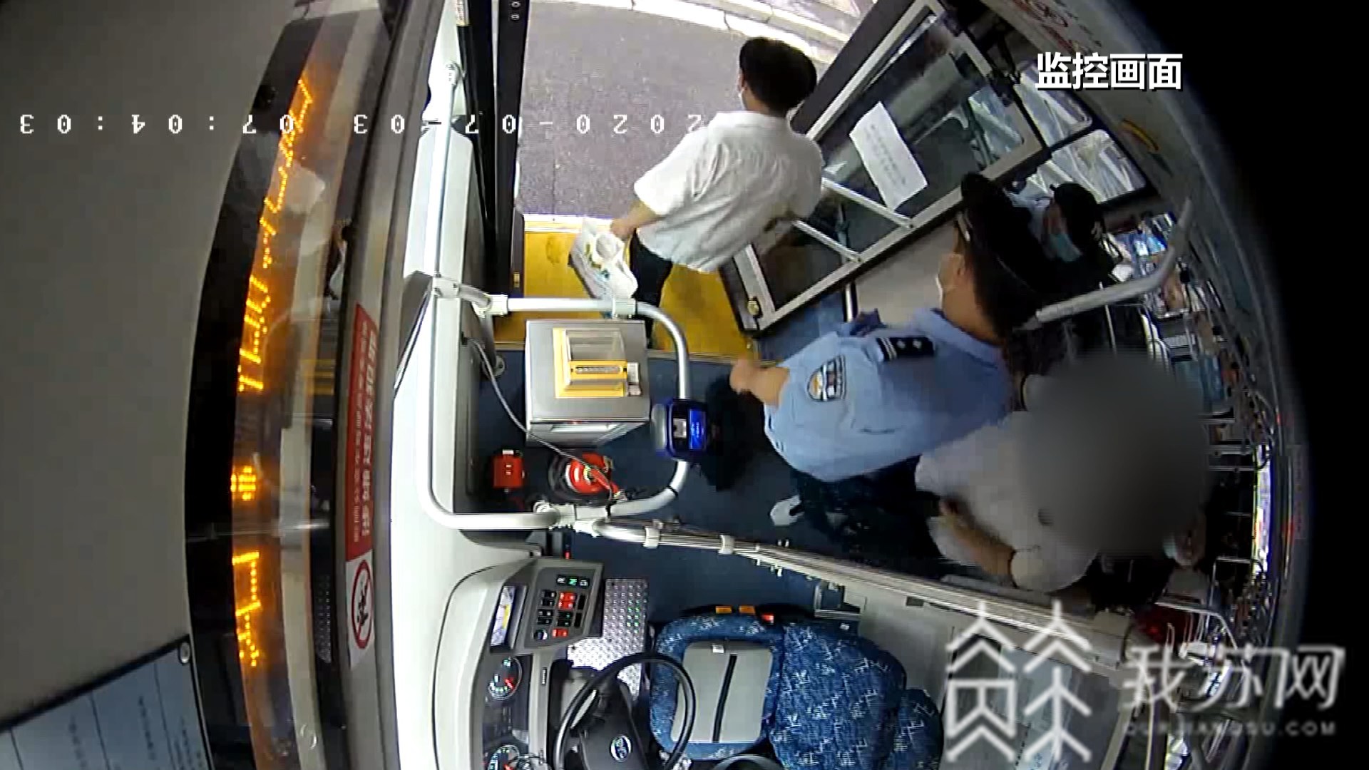 画面■画面极度舒适！高中女生霸气制服公交“咸猪手”