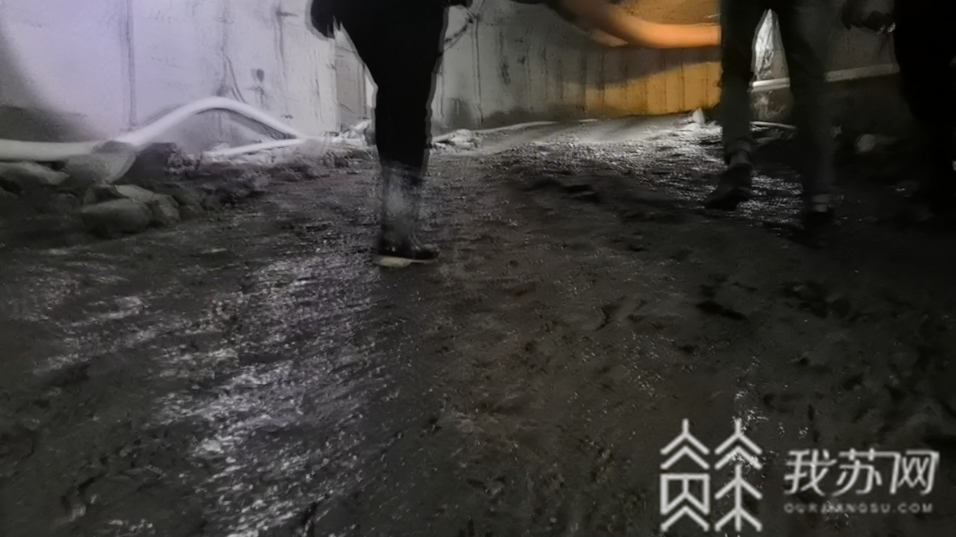 「隧洞」这群人在阴暗隧洞中“吃”灰打孔 保应急水源工程按期完工