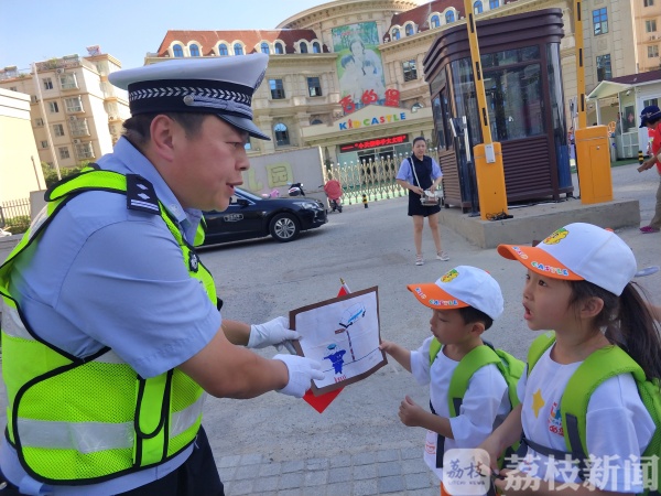温暖一城人 这些“小天使”们迎来特殊的人生第一课